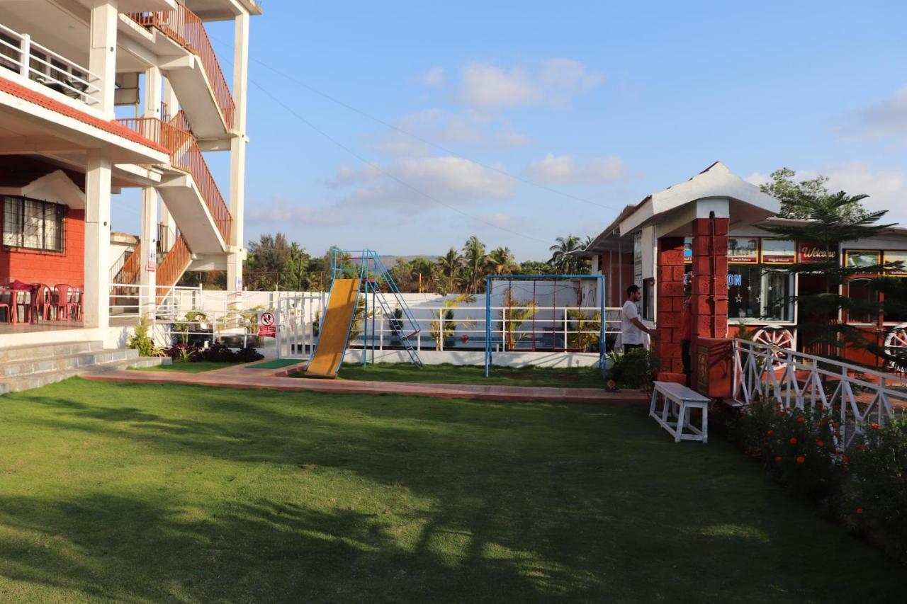 Sunshine Sea View Hotel Alībāg Esterno foto